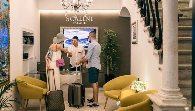 Scalini Palace - Foto 2, Recepción