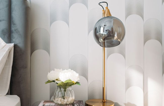 Elegant Stay: Balcony & Stunning Dubai Creek Views - Photo 5