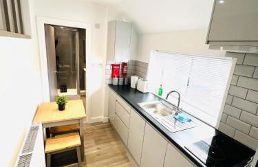 Yastayzzz at Studio 4 Bransford Rd - Foto 8