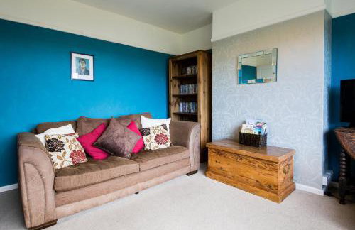 5 Bedroom House with Sea Views - Photo 14