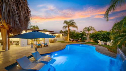 Tiki Hut Paradise Mins to Beach w Fire Pit - Foto 2