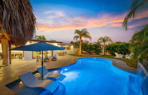 Tiki Hut Paradise Mins to Beach w Fire Pit - Foto 2