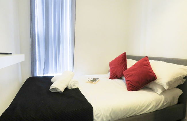 Tudors eSuites Coventry Townhouse Private Garden Free Parking - Foto 4