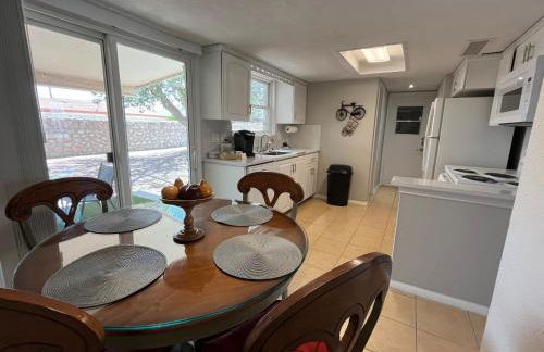 Cozy Townhome 5 Min to Airport - Foto 17