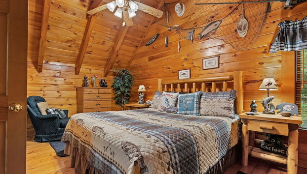 Forest Fling 2 Bedroom Cabin by RedAwning - Foto 4, Habitación