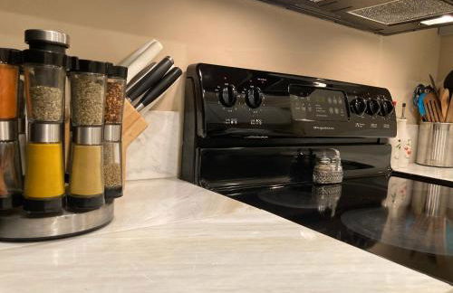 Classic City 3 bedroom 2 bath condo with deck close to UGA, Five Points, and Memorial Park in Athens - Photo 10