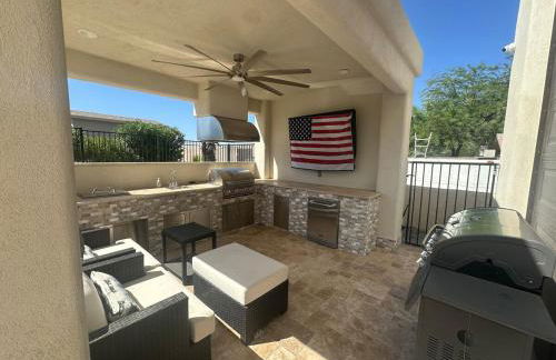 Beautiful New construction home - New Pool & Spa! - Foto 34