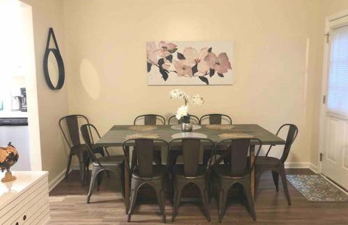 * Radiant Retreat * King Bed * Long Term Stays * - Foto 12