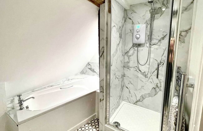 Walnut Tree House - Photo 16