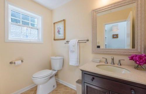 Luxe Loft Pet-friendly, Gas Grill & 5 Minutes from Town - Foto 10