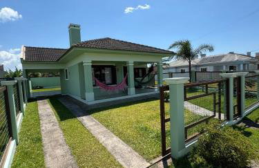 Excelente CASA 2 quadras do mar - Foto 26