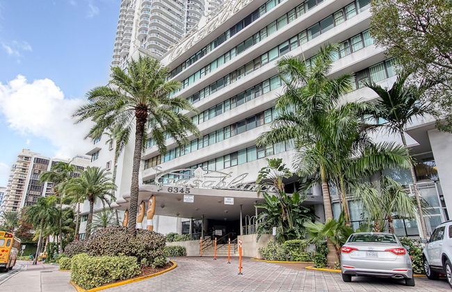 Deluxe Studios and Apartments at the Casablanca - Photo 1