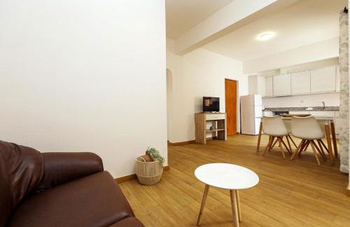 B87 - Windmill 2 Bed Apartment in Odiaxere - Foto 4