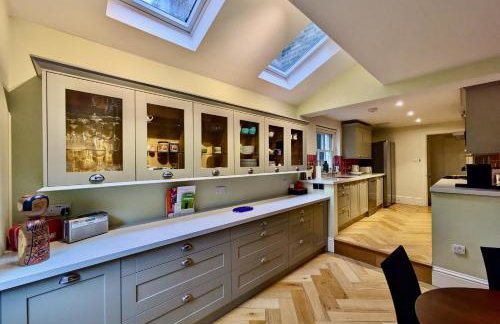 Impressive 5BR family home in Leafy - Foto 9