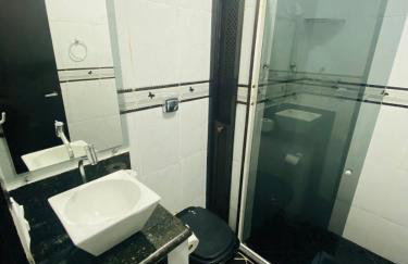 Cantinho de Vó em Itaúna - Passos da praia na melhor localização com Ar Condicionado e estacionamento - Foto 13