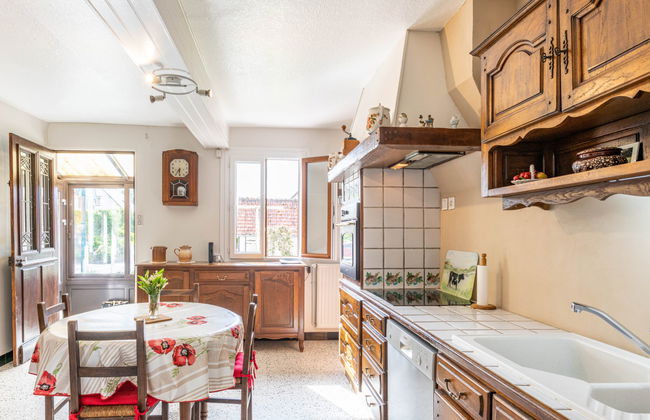 2 bedroom House in Mesnières-en-Bray with garden and terrace - Photo 2