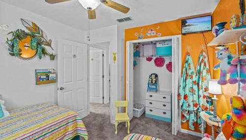 Mediterranean Garden Oasis - Foto 2, young children, wardrobe