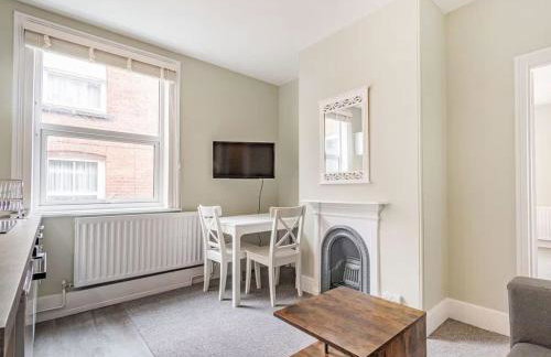 Coastal Apartment with Sea View 2 Minutes from Beach and Town Center - Foto 8