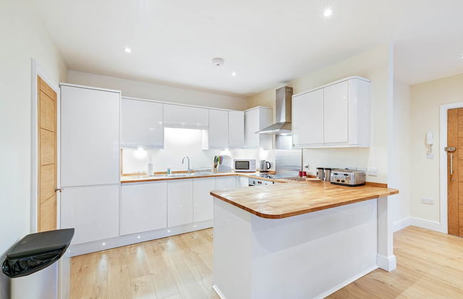 Luxury 3 Bedroom Apartment with Parking - Foto 18