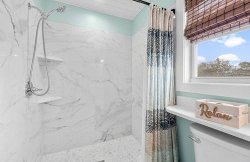 Newly Renovated 2 Bedroom Beach House Free Parking - Foto 7