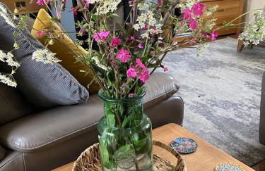 1 Courtyard cottage with hot tub and walled garden - Foto 12