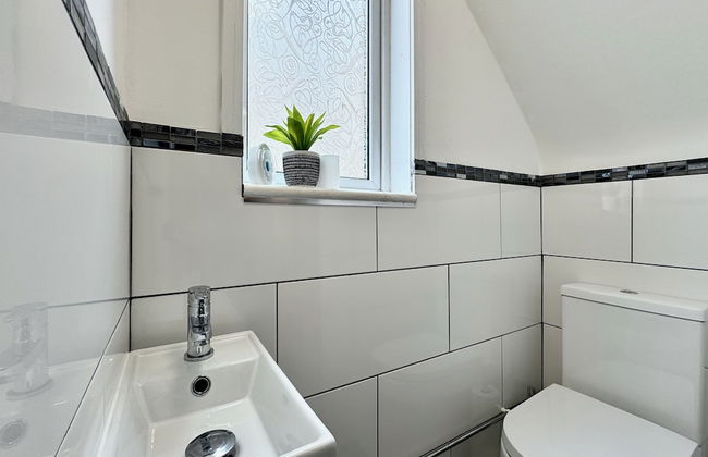 Lenhurst House - Photo 28