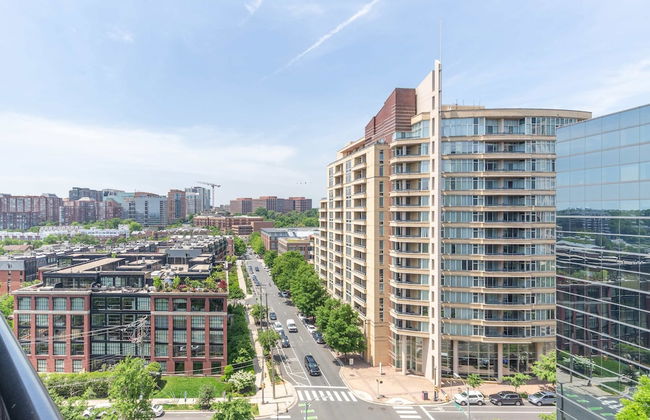 Premium A-Location Apartment - Photo 10