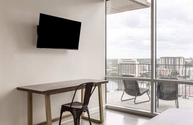 Austin Luxurious 1BD 1BA 2nd Street District Apartment - Photo 18