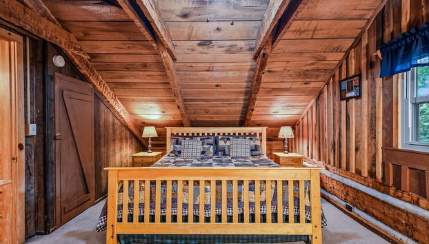 New Song Appalachian Chink Style Cabin features Foosball and Air Hockey Table by RedAwning - Foto 5, Habitación