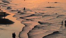 The Lawrence, Redcar - 2 Bedroom Victorian House - Free On-Street Permit Parking, Fast Wifi, Virgin TV - Perfect for Contractors, Families and Couples - Foto 4