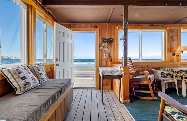 Beachfront Pet Friendly Sleeps 15 Bbq! - Photo 1