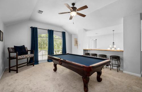 Upscale 4BR Cypress Home w Pool, Hot Tub, Theater, Sleeps 20 - Foto 21