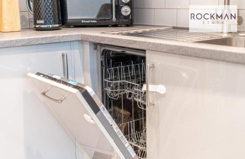 Royal Oak Apartments 1 - Free Van Parking - 2 Bedroom Apartment - 2 bathrooms - Sleeps 6 - Perfect for Contractors - Fast Wi-fi - Foto 18