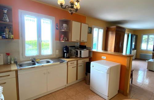 Maison neuve 3 chambres, proche plage à Locmaria, 6-8 couchages - FR-1-813-37 - Photo 6