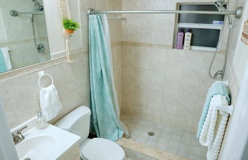 Tiki Hut Pool 4 BR Coastal Cottage Dream Vacation - Foto 5