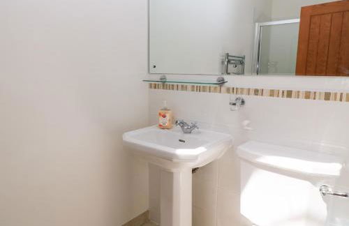 Corner Barn - Photo 14