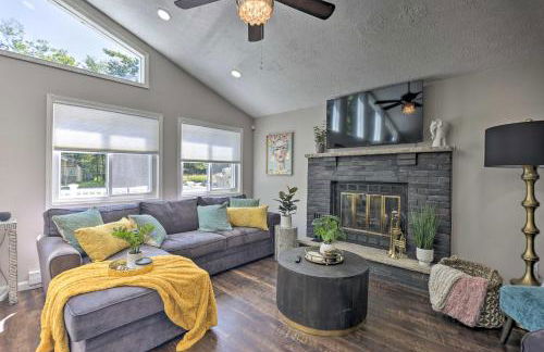 Fire Pit and Furnished Deck Serene Tobyhanna Escape - Foto 1