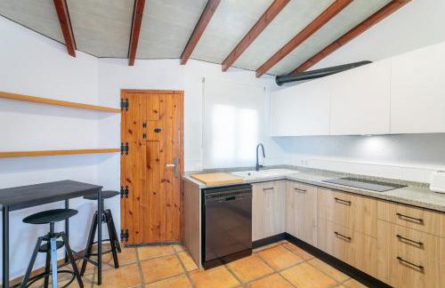 Villa Eliane with amazing sea views and large private swimming pool! - Photo 17