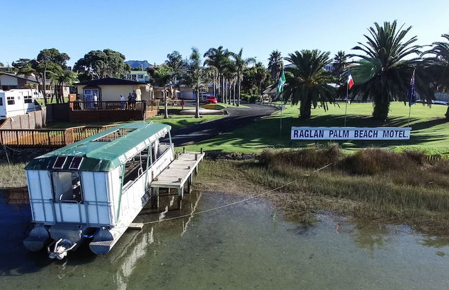 Raglan Palm Beach Motel - Photo 61
