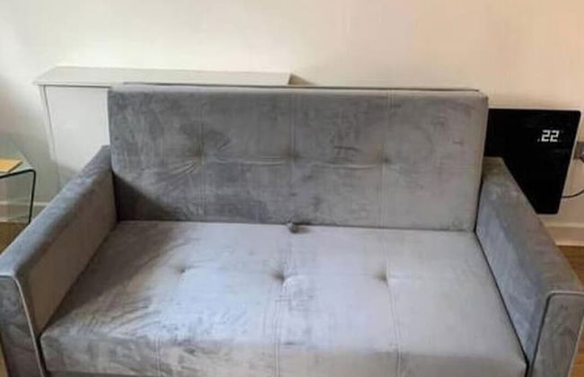 Immaculate 2-bed Apartment in Leigh - Photo 19