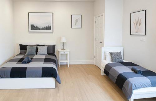 2-Bedroom Garden Flat - Modern, Bright - A - Foto 3