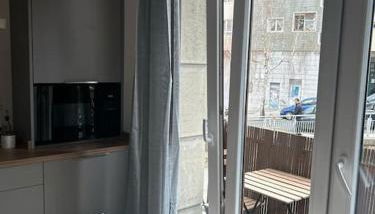 Piso Deluxe con Balcón Cerca del Casco Viejo - Foto 4