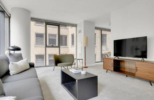 Loop 1BR w Pool Gym Lounge nr Riverwalk CHI-632 - Photo 3