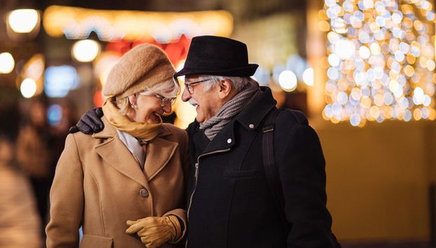 Recorrido a pie privado por la magia navideña de Rodas - Foto 5