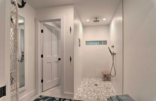 Walk to Beach! Cape Cod Cottage with Fire Pit - Photo 17