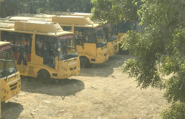 Security & Comfort 2 Bedroom Apartment in Gurugram - Foto 34