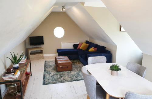 Beautiful 2 bedroom guest house with private pool in Lacock, Wiltshire - Foto 1