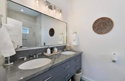 Completely Remodeled Farmhouse With Stunning Views Of Dry Creek Valley - Foto 22
