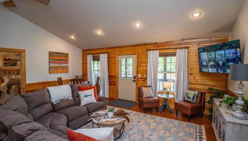 Riverfront Little Red Cabin, Hot Tub, World-class Trout Fishing, Views & Boat Access - Foto 4