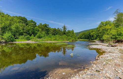 Tucked Away w Hot Tub, Fire Pit, Deck, & WiFi - Photo 27